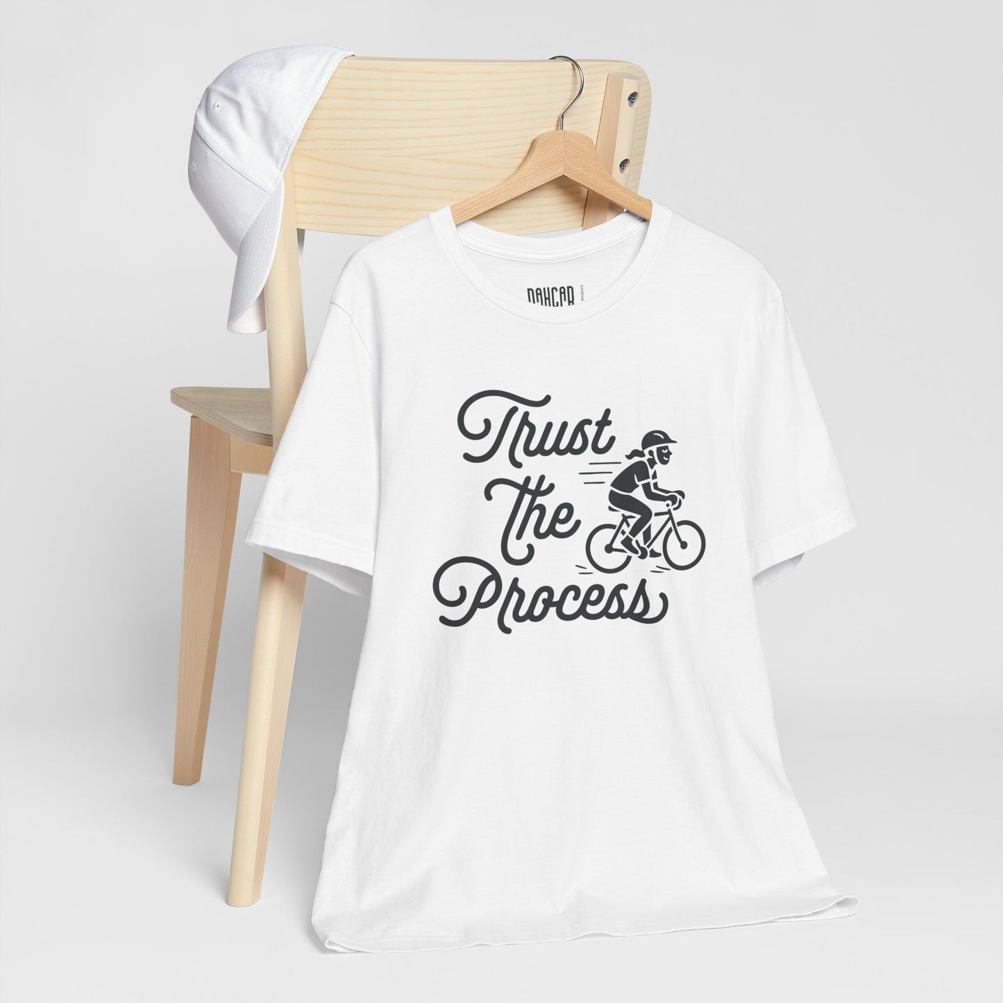 Trust the Process — Camiseta Unisex Softstyle (Diseño Ciclista)