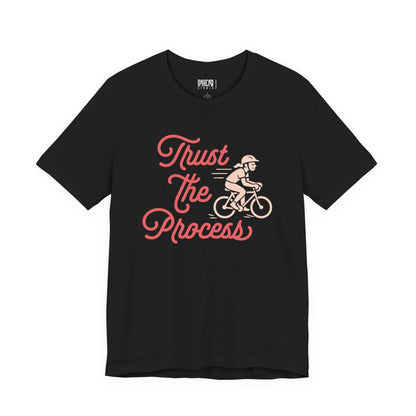 Trust the Process — Camiseta Unisex Softstyle (Diseño Ciclista)