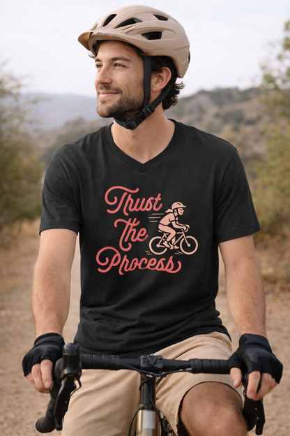 Trust the Process — Camiseta Unisex Softstyle (Diseño Ciclista)