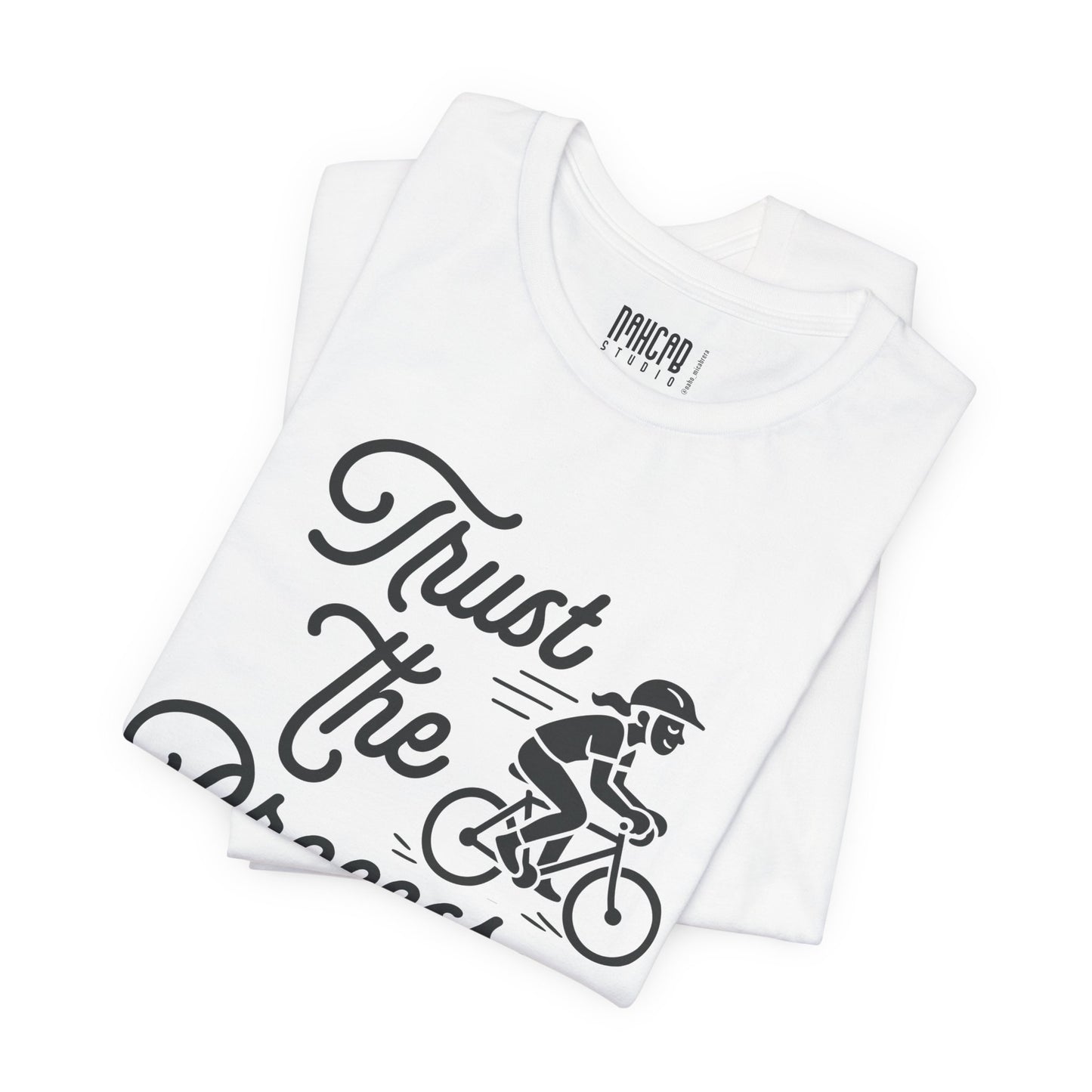 Trust the Process — Camiseta Unisex Softstyle (Diseño Ciclista)
